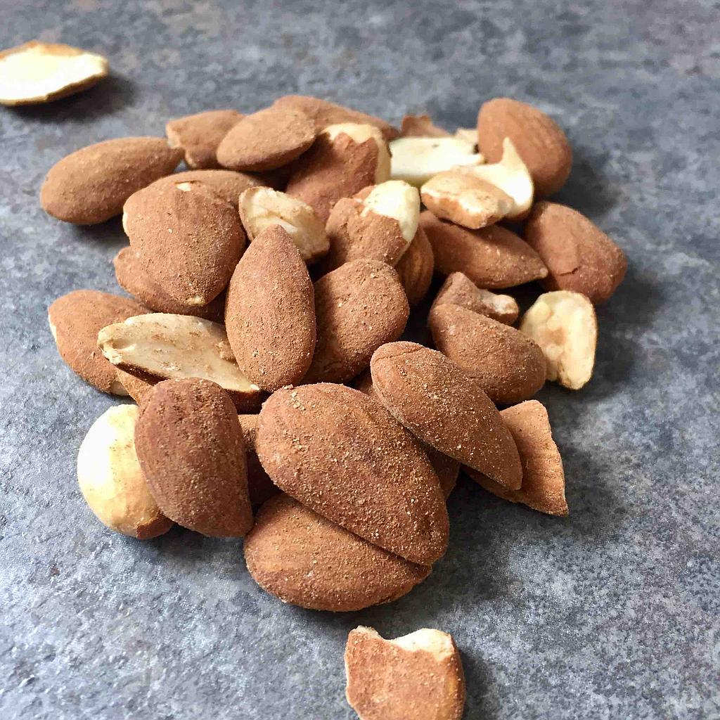 AMANDES NATURES = décortiquées complètes