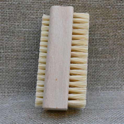 BROSSE À ONGLES